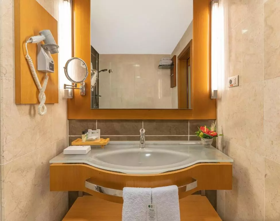 سرویس بهداشتی POINT TAKSIM